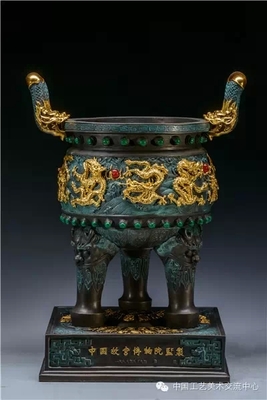 中國景泰藍(lán)的世紀(jì)匠心 記國家級(jí)工藝美術(shù)大師張同祿